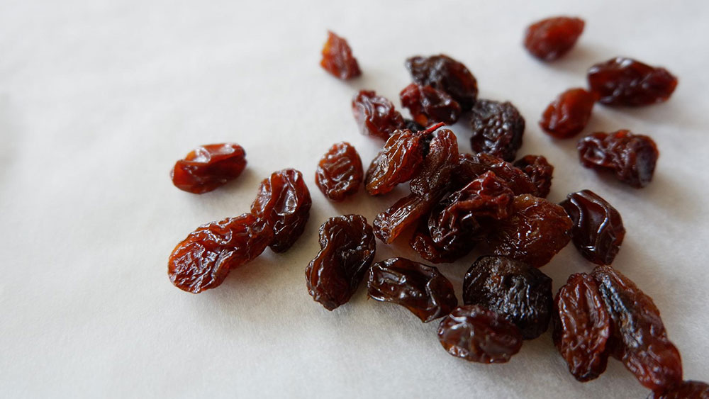 Benefits-and-harms-of-raisins-and-it’s-eating-rules